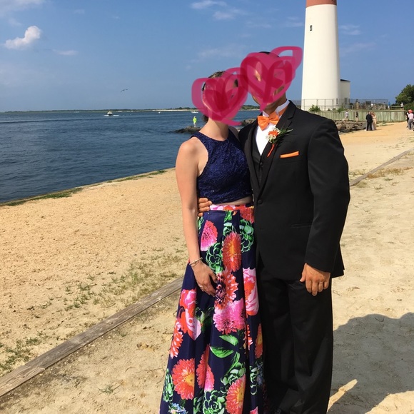 Two piece floral and lace gown - Picture 5 of 5